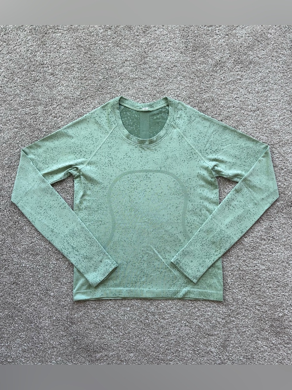 Lululemon Swiftly Tech LS Shirt Size 4 Green Heathered Thumbholes Breathable Gym - Picture 3 of 11